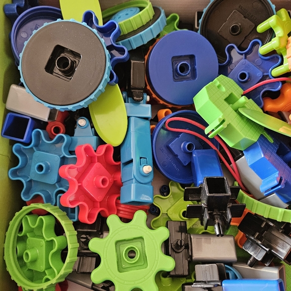 Learning Resources Kids Gear Building Sets - Picture 3 of 8